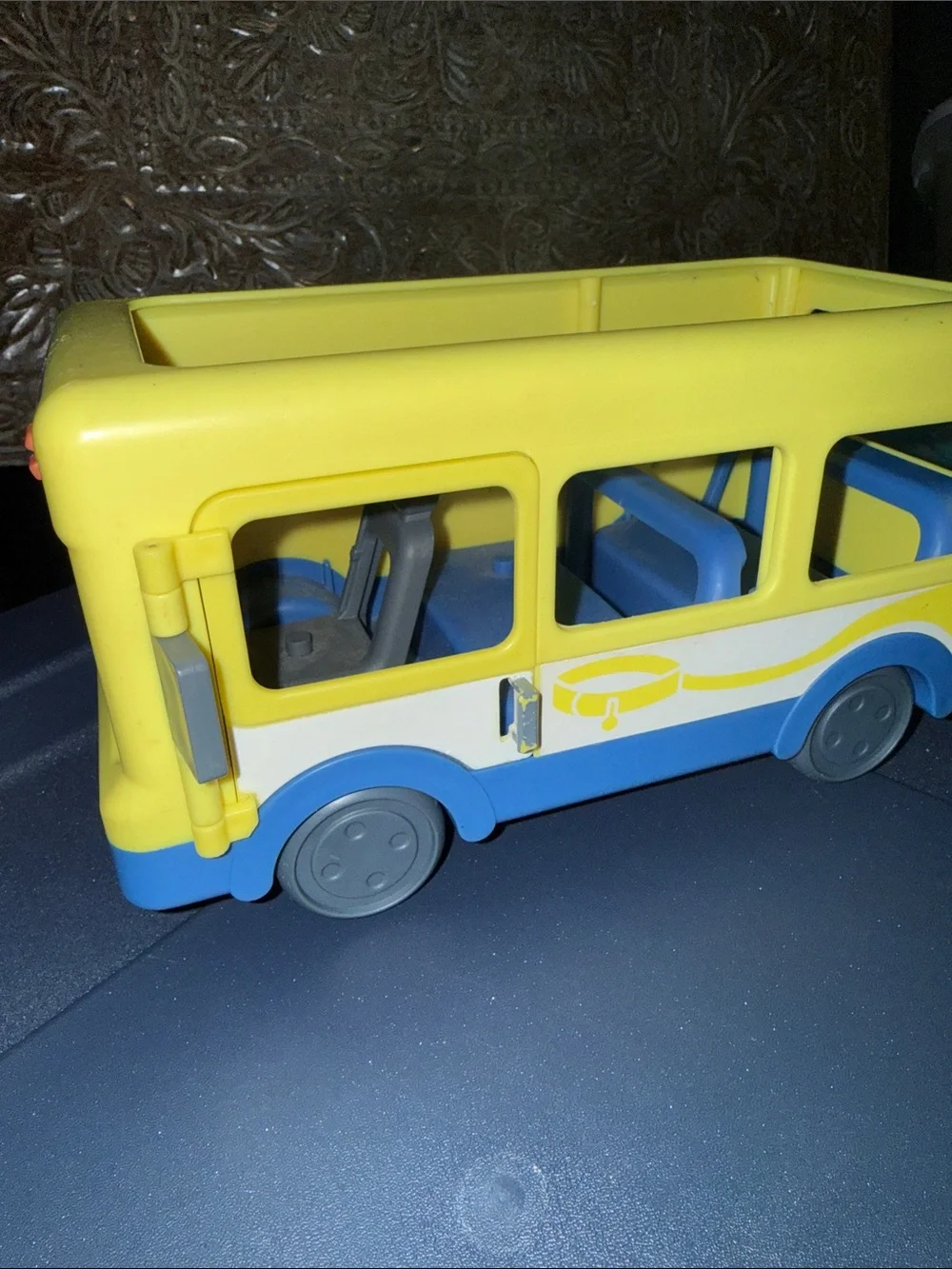 Bluey Bus yellow/blue- 'The Beach' Play Vehicle| no figures